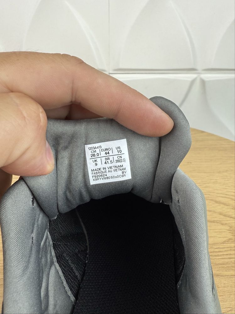 Нові оригінальні кросівки Asics gel-1130