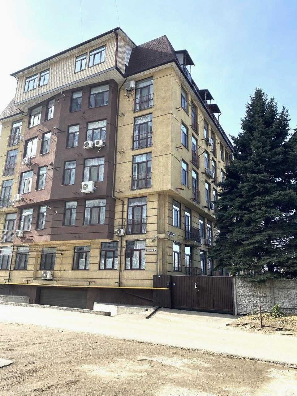Продам отличную 4-к квартиру в клубном доме, А. Горской 104, Рабочая