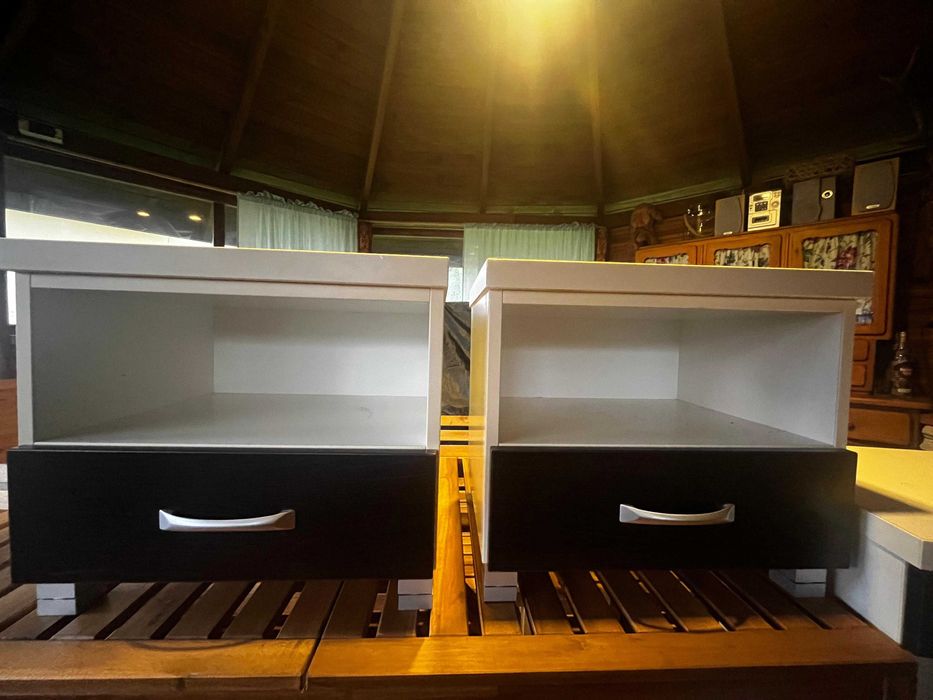 szafki nocne/stoliki nocne