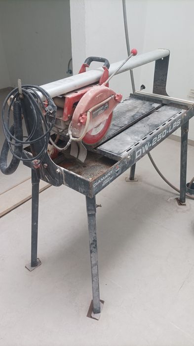 Maquina cortar pedra cerâmica Rubi DW 250 LPS a água