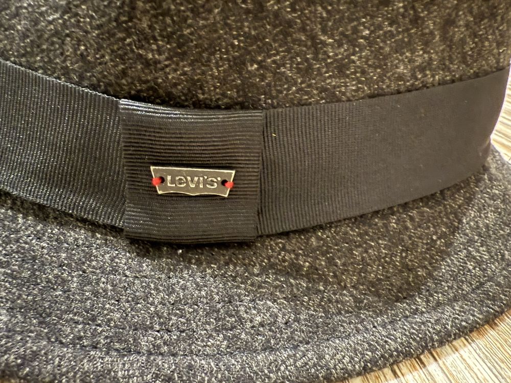 Капелюх Levis жіночий, підлітковий гарний стан