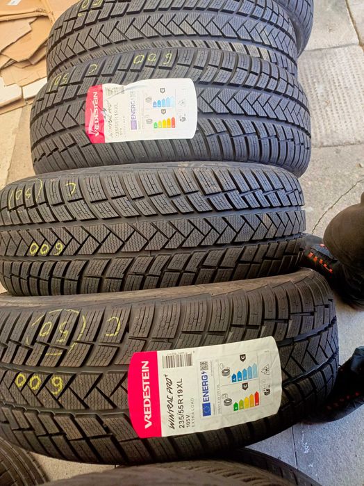 (C) Nowe opony zimowe 235/55/19 Vredestein 2025r 2 sztuk