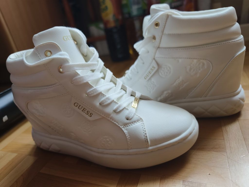 Adidasy GUESS na koturnie 41