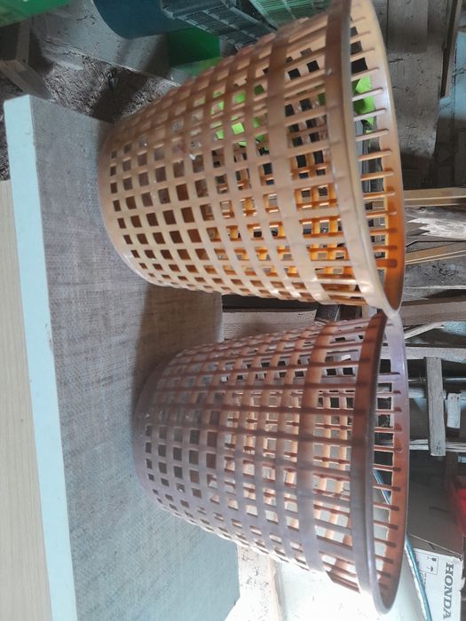 Kosze na śmieci plastik.