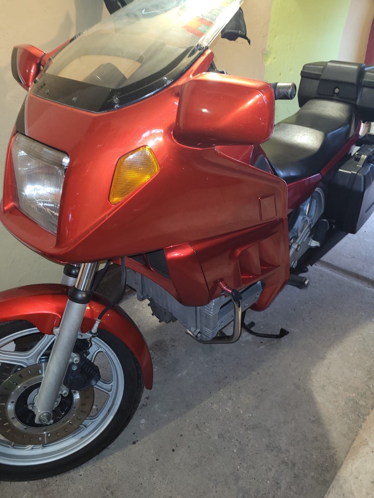 BMW K-100 całość zachowana seryjnie . Cafe racer.