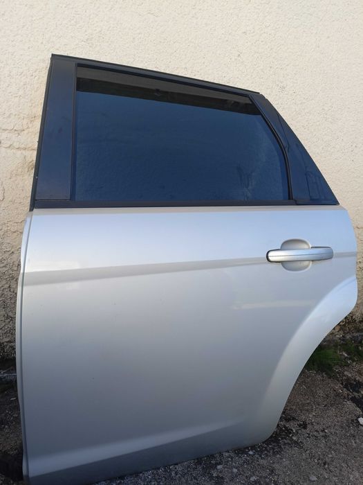 Ford Focus mk2 lift drzwi lewy tył kombi kod 0,3