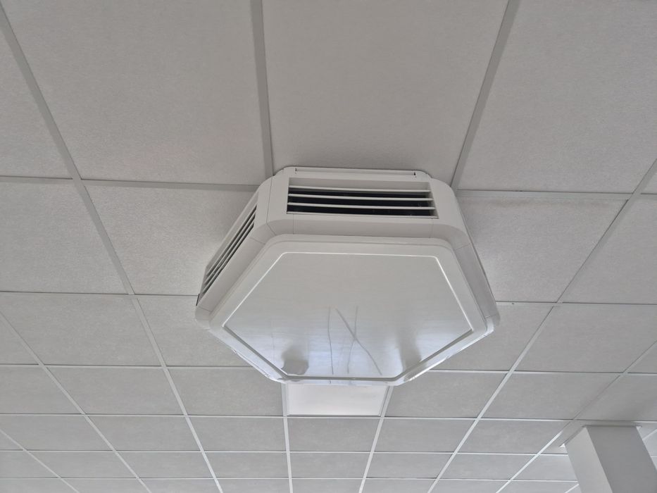 Nagrzewnica sufitowa