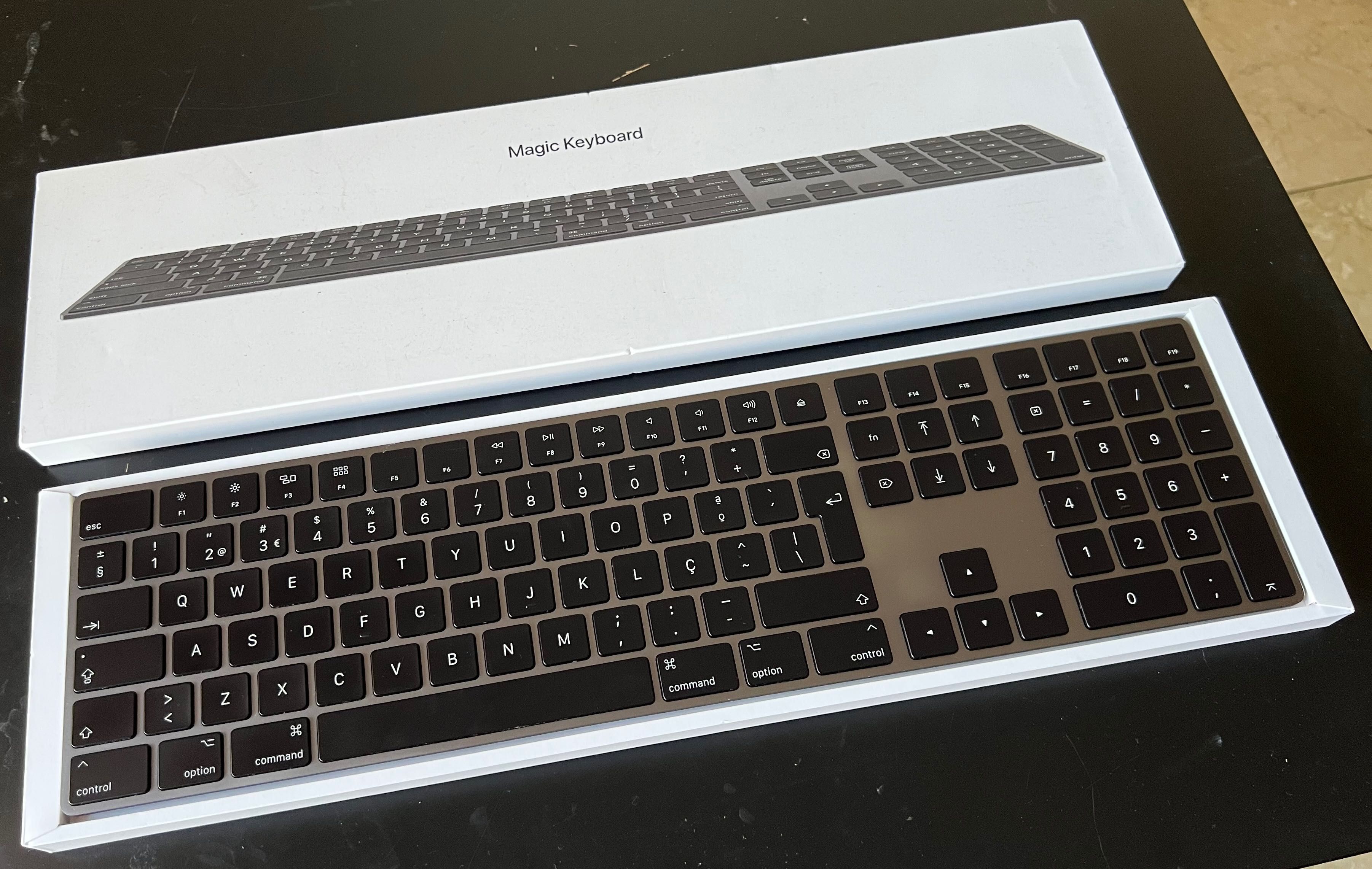 Teclado Apple Qwerty com teclado numérico