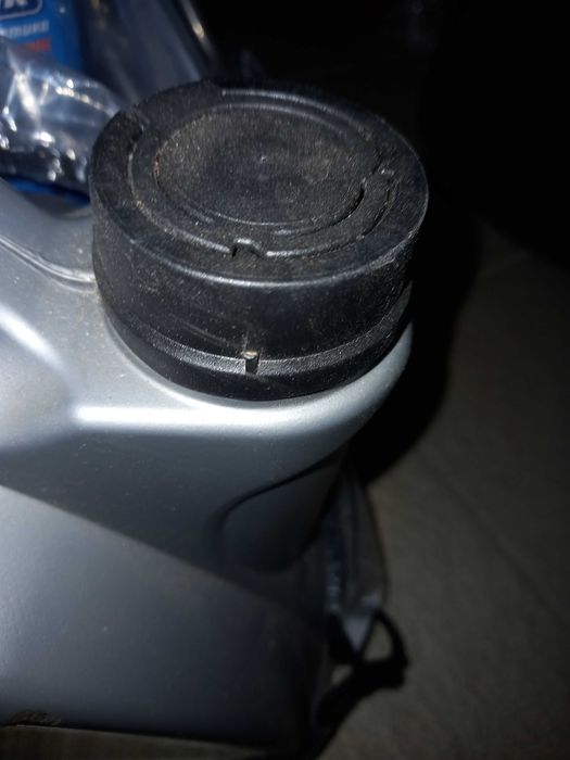 Масло Моторне  напівсинтетіка 10 W 40 4 л