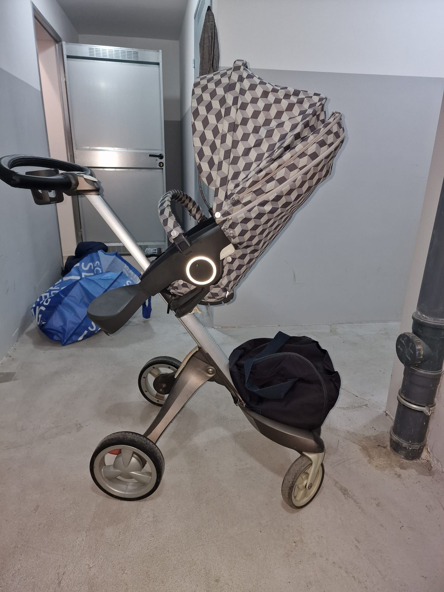 Sprzedam wózek Stokke Xplory V3 gondola plus spacerówka