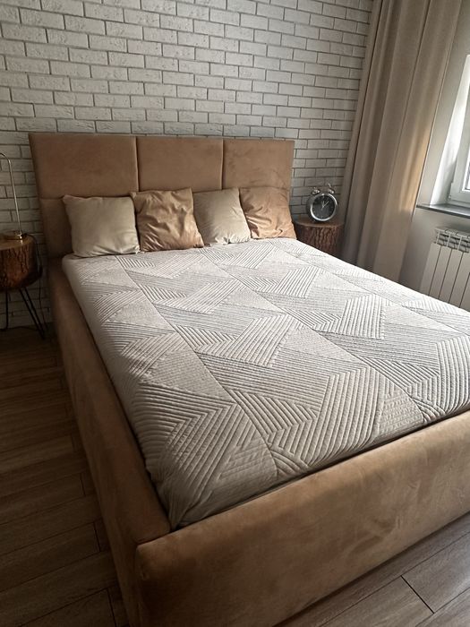 Łóżko tapicerowane welur 160