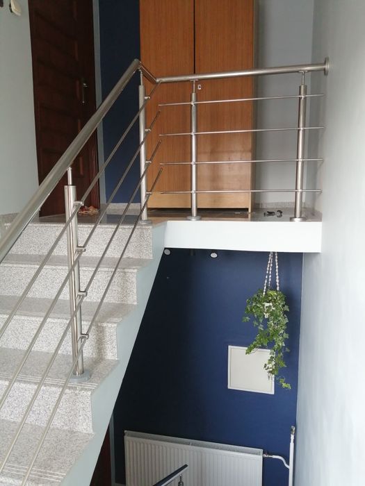 Balustrady nierdzewne i malowane proszkowo