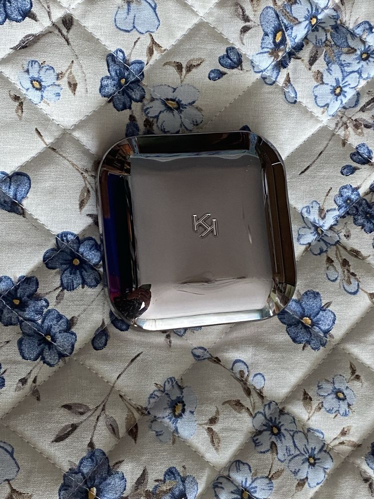 Пудра Kiko Skins Tone Powder foundation. Fond de teint en poubre