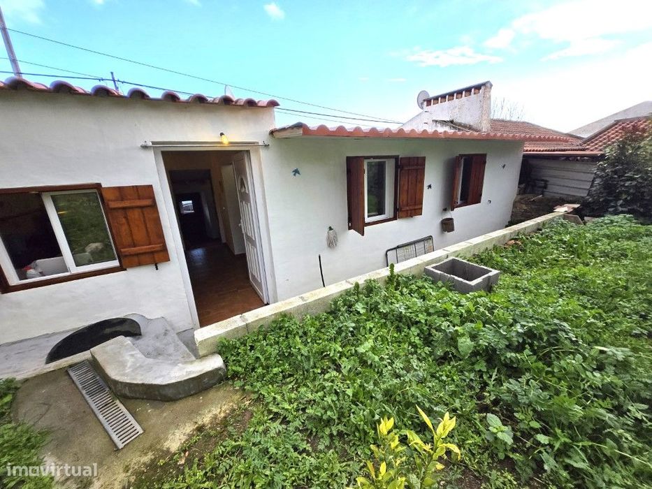 Simpática Moradia T2 com Quintal no Alandroal