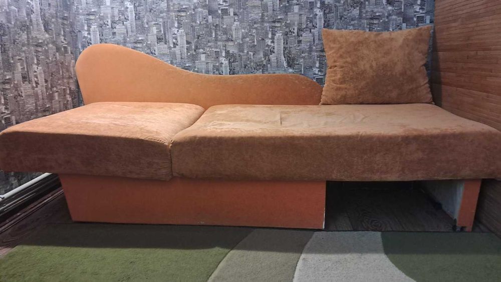 Чудочий диванчик