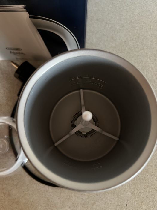 Капучинатор DeLonghi Alicia Latte