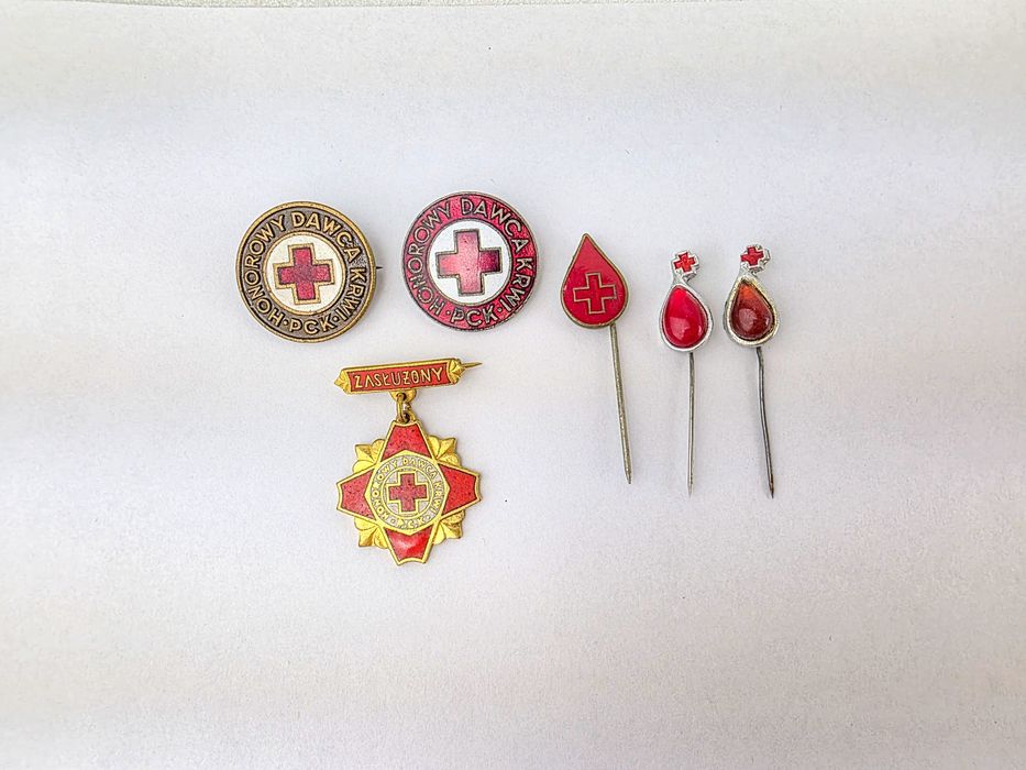 Zestaw przypinek pinów wpinek Honorowy dawca krwi 5szt.