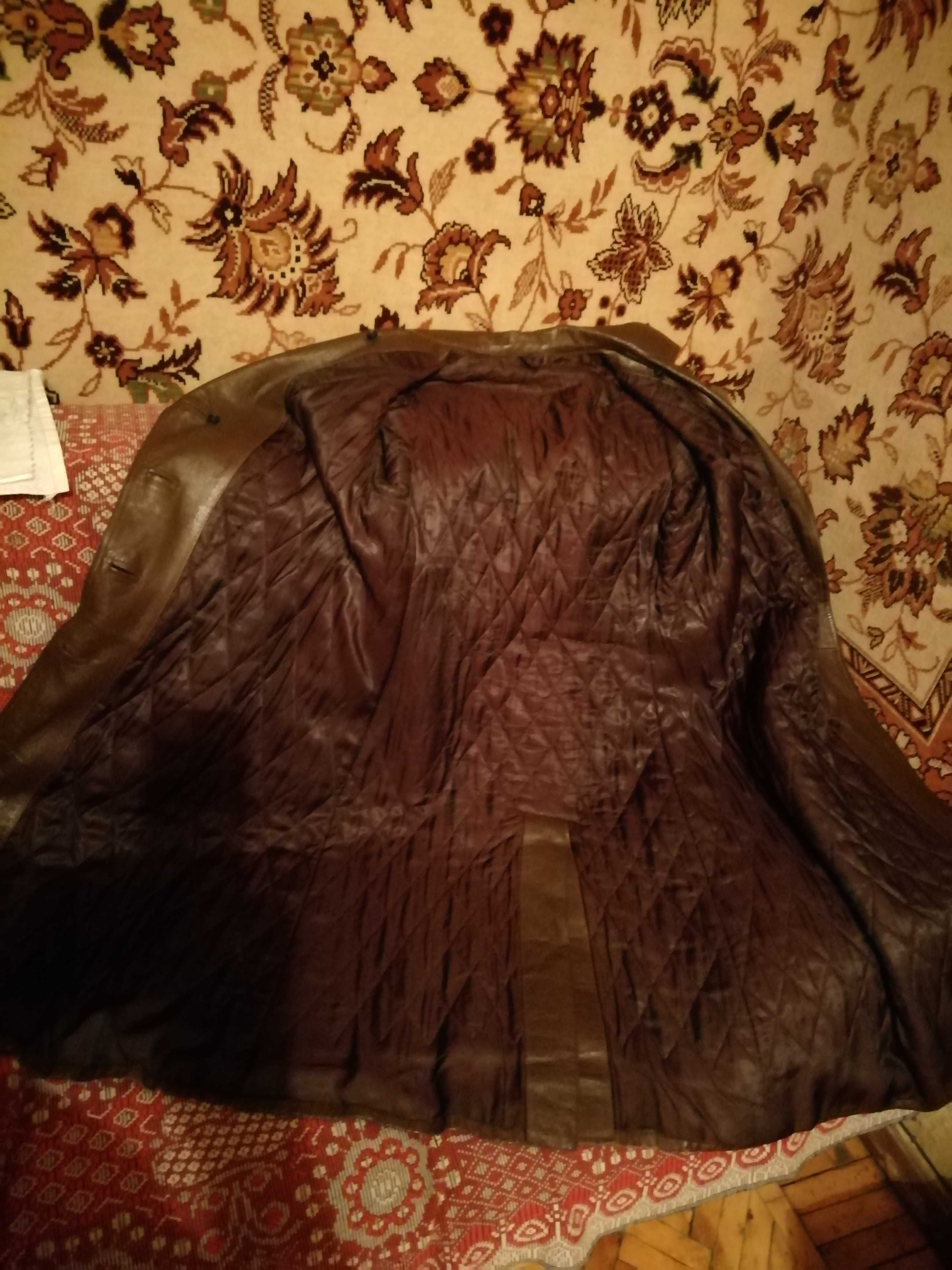Кожаное пальто коричневого цвета