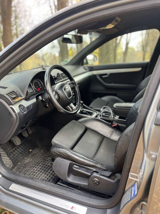 Свіжопригнана Audi A4B7 S-line 2004 рік