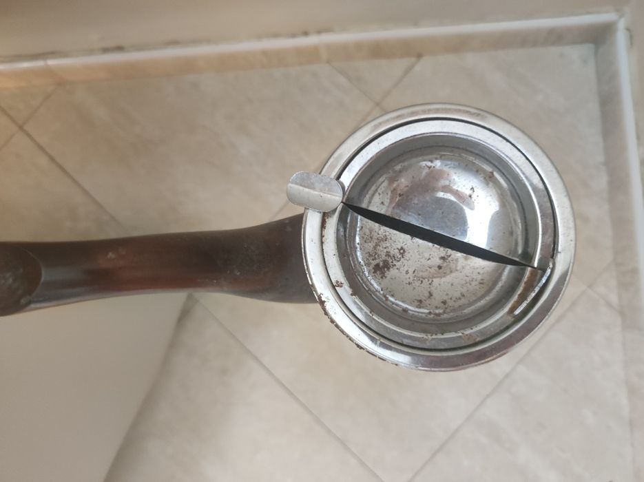 Cachimbo/cinzeiro em madeira