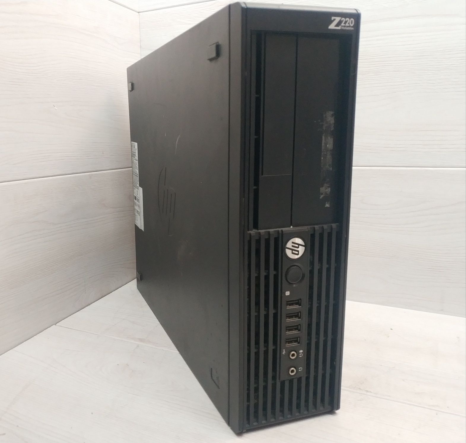 HP Z220 Workstation (Xeon E3-1245v2/4gb ddr3)