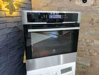 Продається вбудована духова шафа Electrolux EOA5851AAX 
Гарантія!