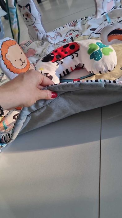 mata niemowlęca edukacyjna gruba grajaca Lionelo