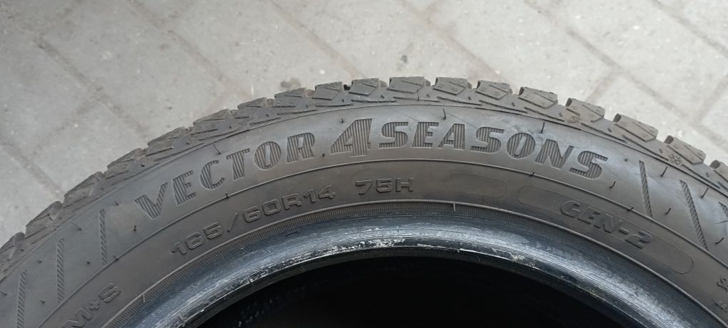 Opony 2szt 165/60/14 75H Goodyear Vector 4Seasons GEN2 Jak Nowe 9,3mm