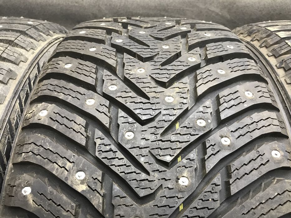 Шини як Нові 245 45 R18 100W зима Nokian Hakkapeliitta 8 шипи зимові