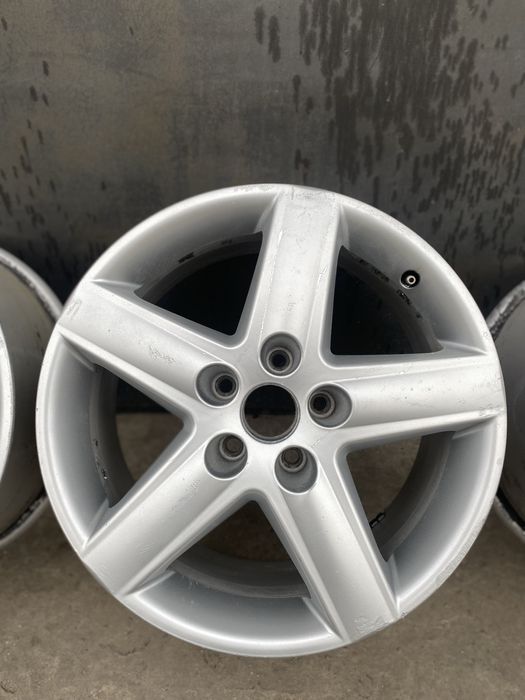 Продам комплект оригінальних дисків 5 112 17 R17