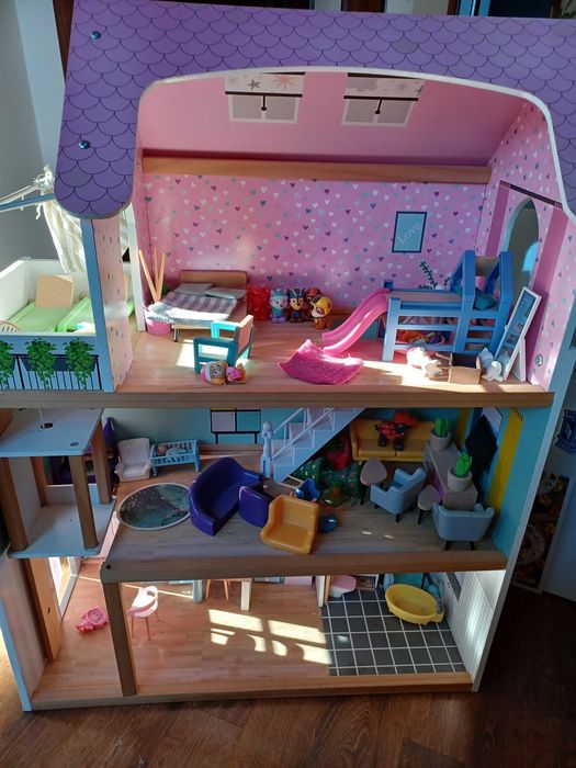 Domek dla lalek z akcesoriami