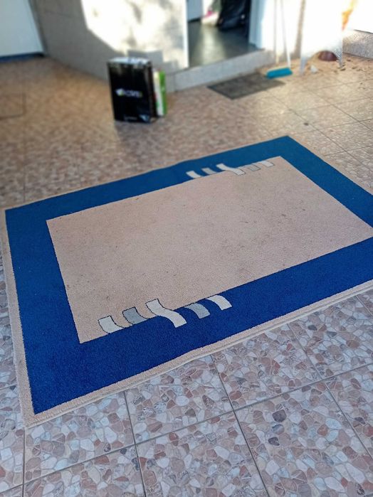 Carpete de sala -Media