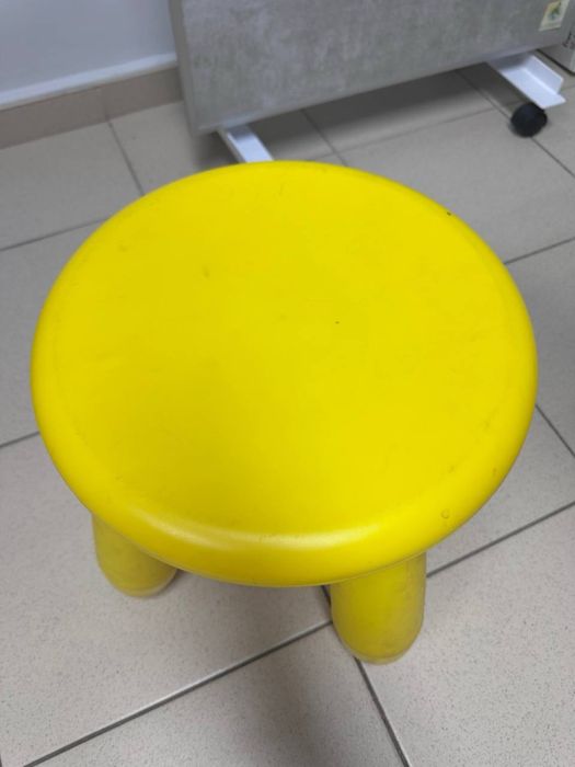 Табурет дитячий жовтий IKEA б/у