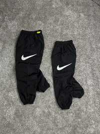 Штани Nike Nylon Pants Side Swoosh