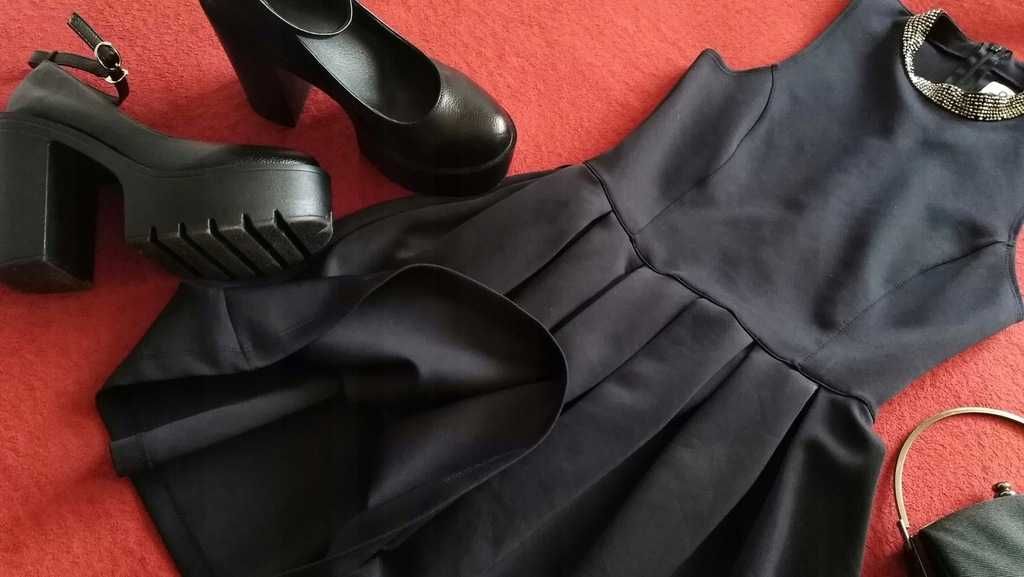 SUPERDRY piękna czarna rozkloszowana sukienka34/36