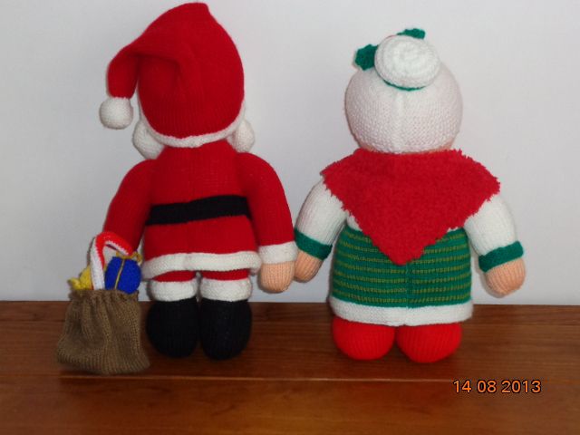 Pai e mãe Natal em tricô, decoração de Natal