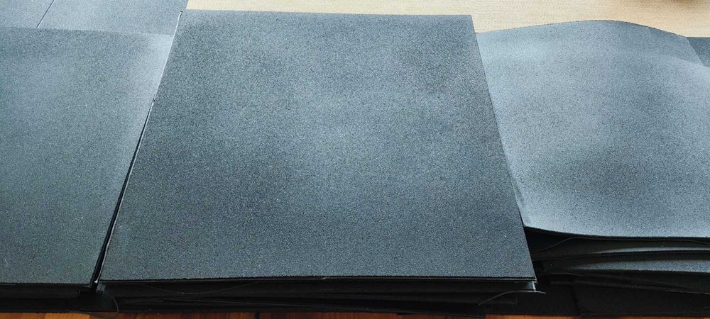 Piso de Borracha (Ginásio, estúdio, casa, trabalho) +/- 24m2 570€