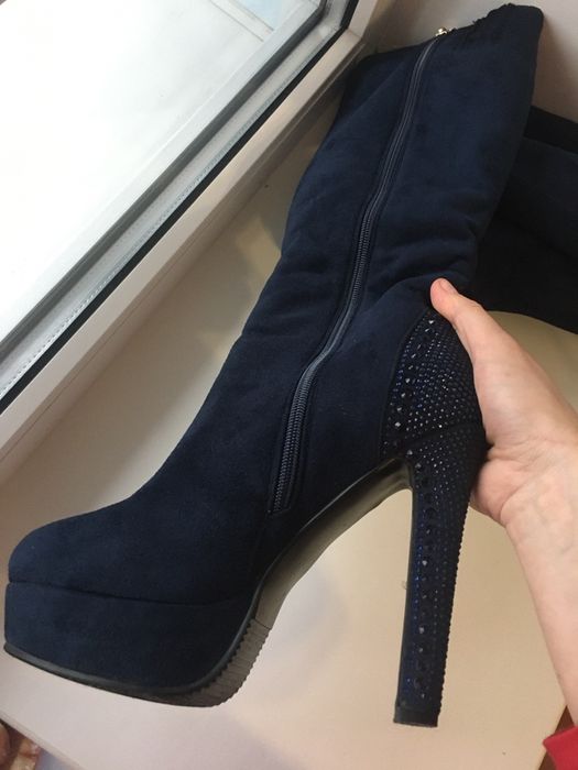 Продам зимові сапоги на каблуку