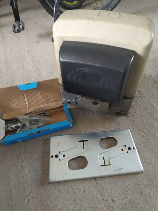 Siłownik Came BK 800 do bramy do 800 kg ,praca intensywna