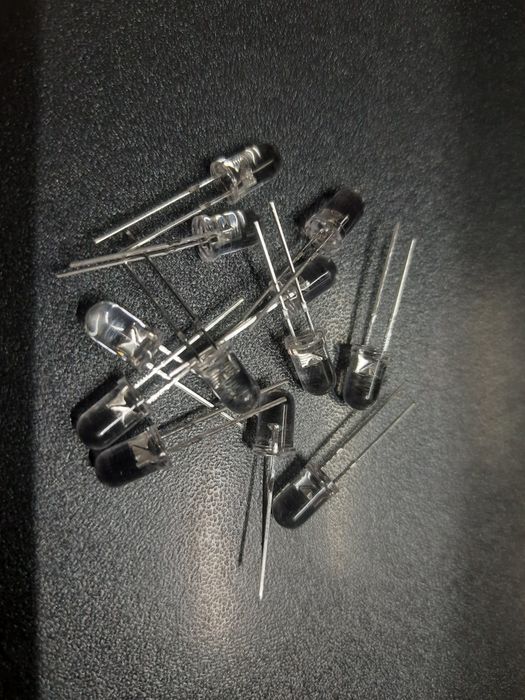 Диод 3 вольта очень яркий