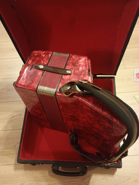 Akordeon WELTMEISTER STELLA 96 basów 4chóry