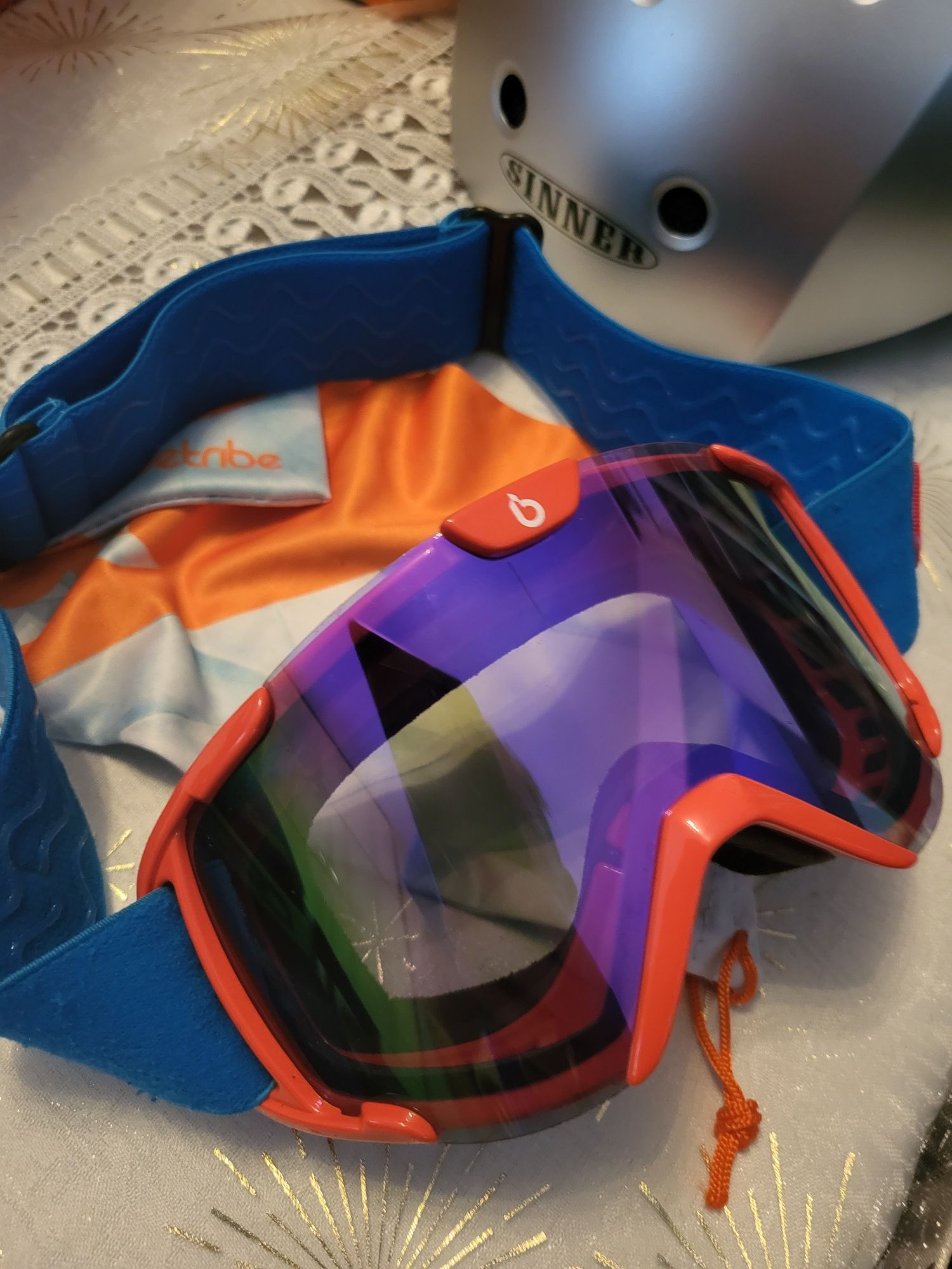 Markowe - Kask Sinner oraz gogle Bluetribe