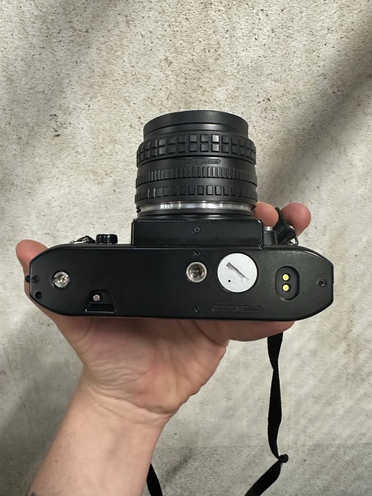 Nikon EM + Nikon Lens Series E 28mm f/2.8 + filtr HOYA Skylight 1B
