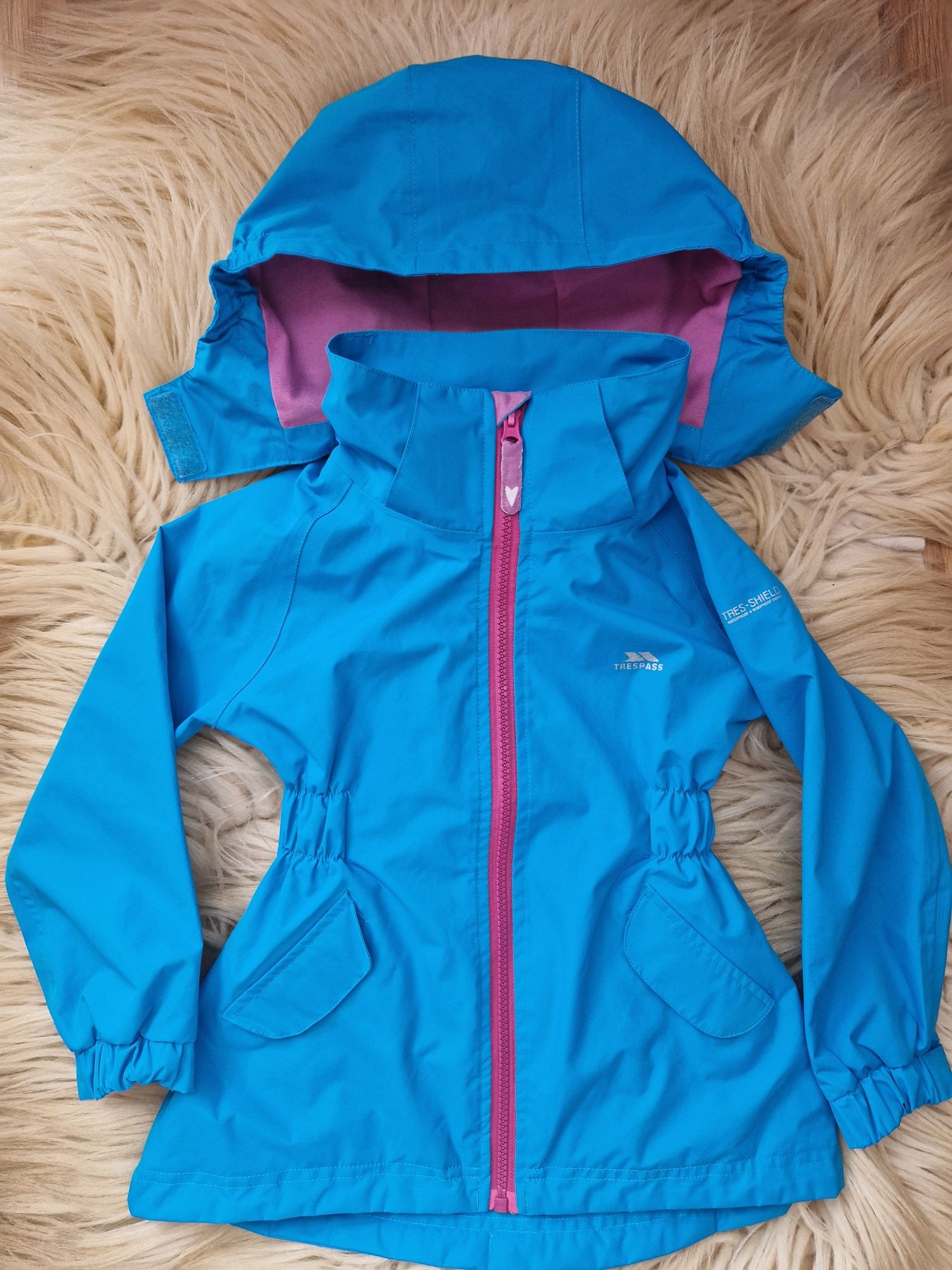 Śliczna kurteczka dla dziewczynki softshell Trespass