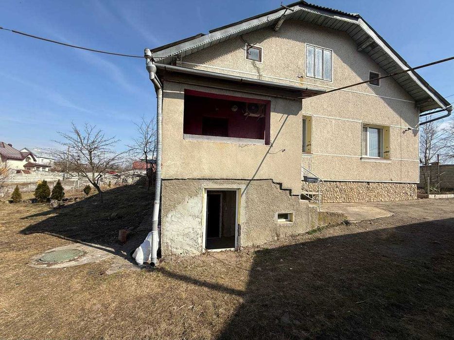 Продається приватний будинок в 5-ти хв. від Івано-Франківська