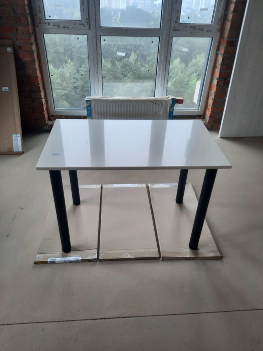 Продам столики журнальні, кавові, письмові, або на кухню