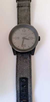 Relógio Nixon "The Corporal" black dial, Canvas/Leather+bracelete Xtra