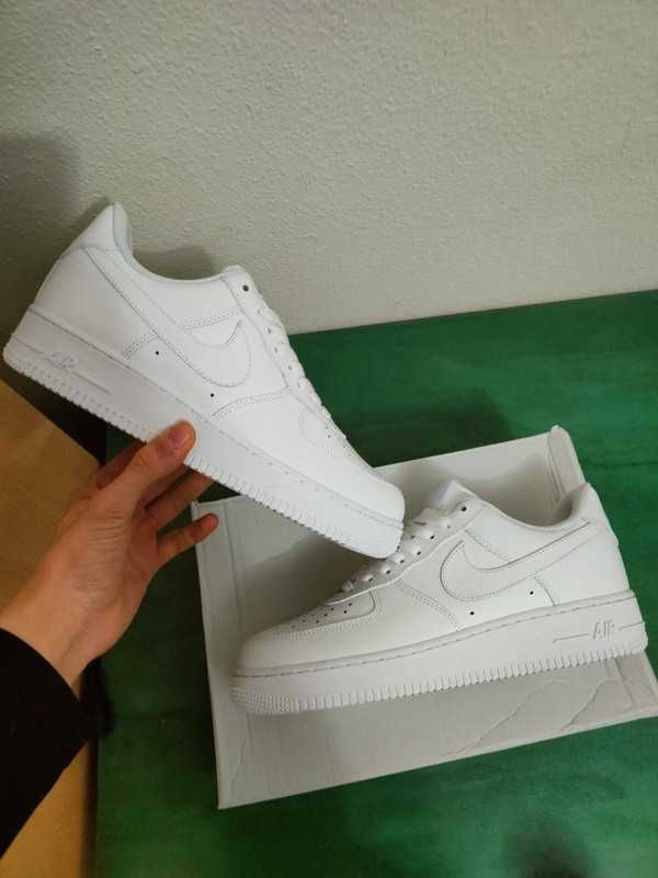 Nike Air Force 1 Low '07 White Rozmiar 44