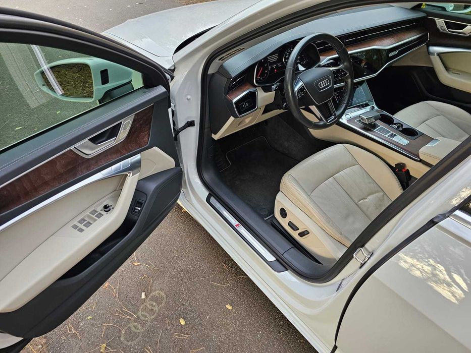 Майже новий автомобіль