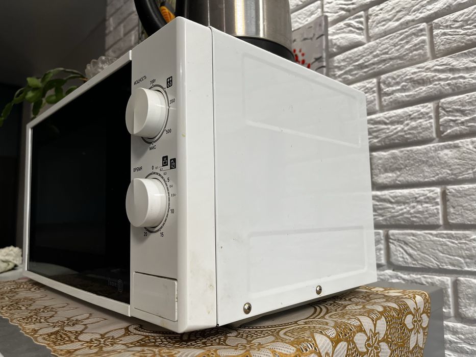 Продам мікрохвильову піч LG